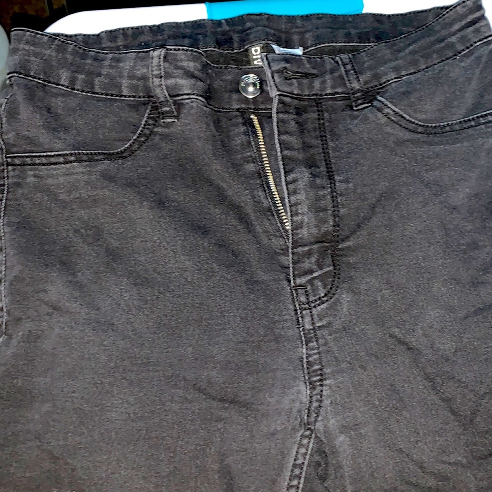Skinny high waisted jeans. Size 6